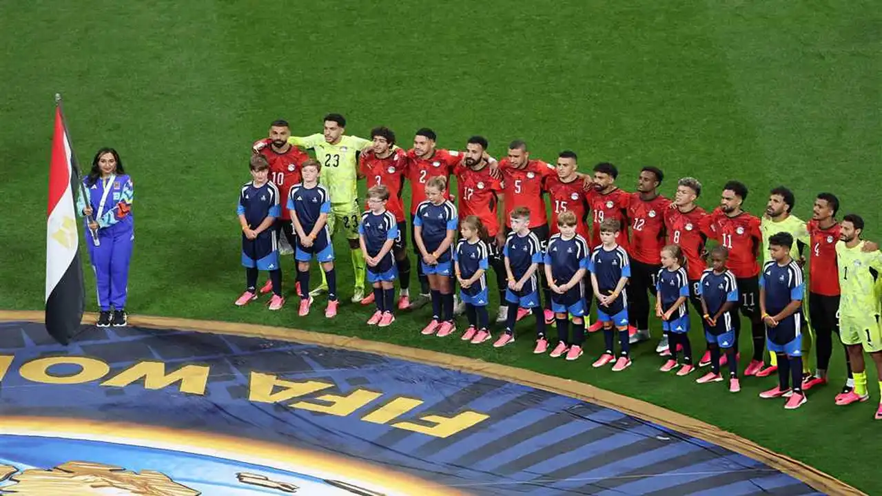 ساويريس يحتفي ببعثة منتخب مصر تقديرًا لإنجاز كأس العالم